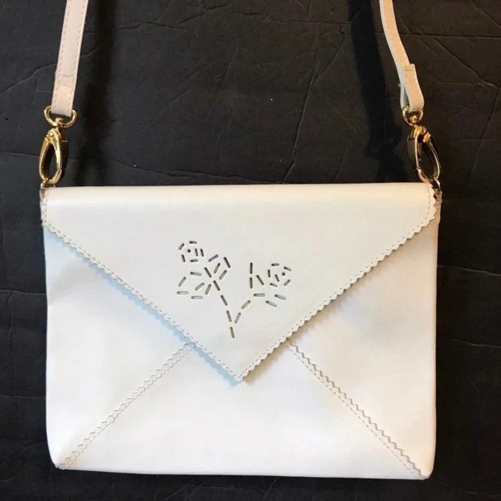 Vintage Newport News Easy Style White Faux Leather Women Shoulder Purse Bag